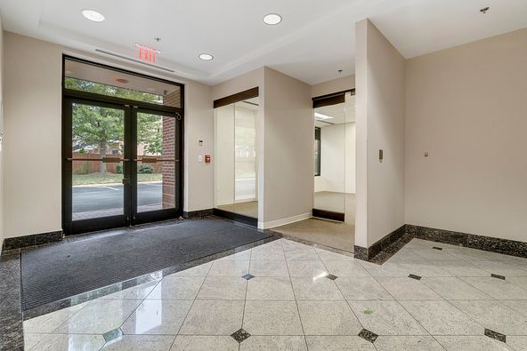 106 Catoctin Cir SE, Leesburg, VA 20175